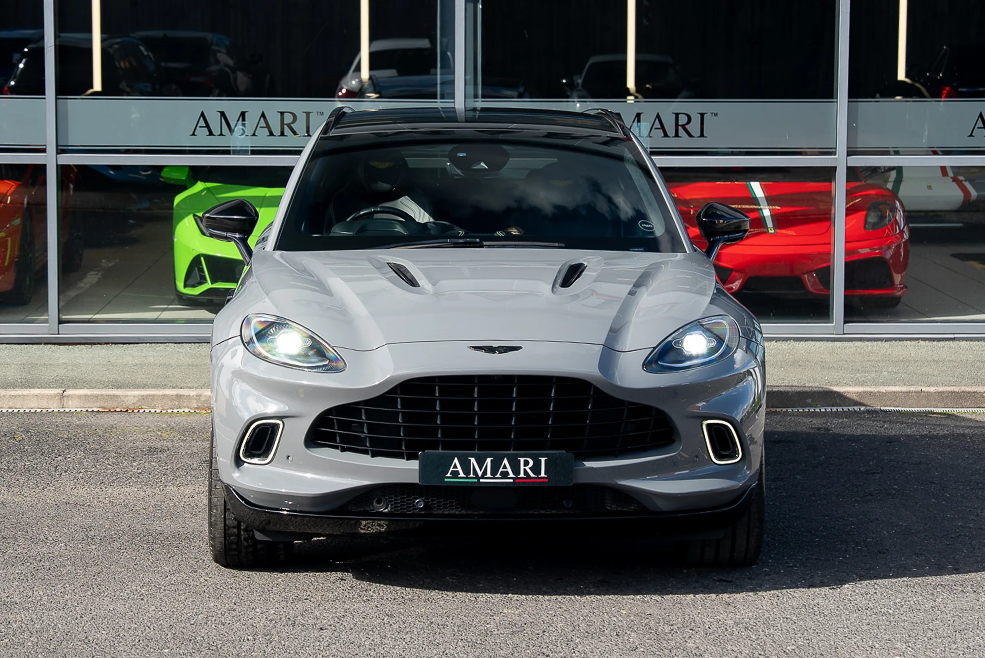 2021 Aston Martin DBX V8, 5/30