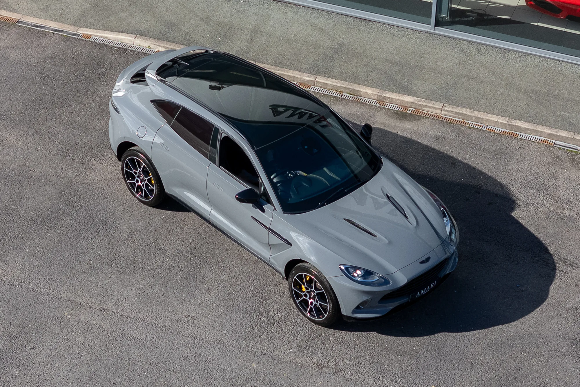 2021 Aston Martin DBX V8, 12/30