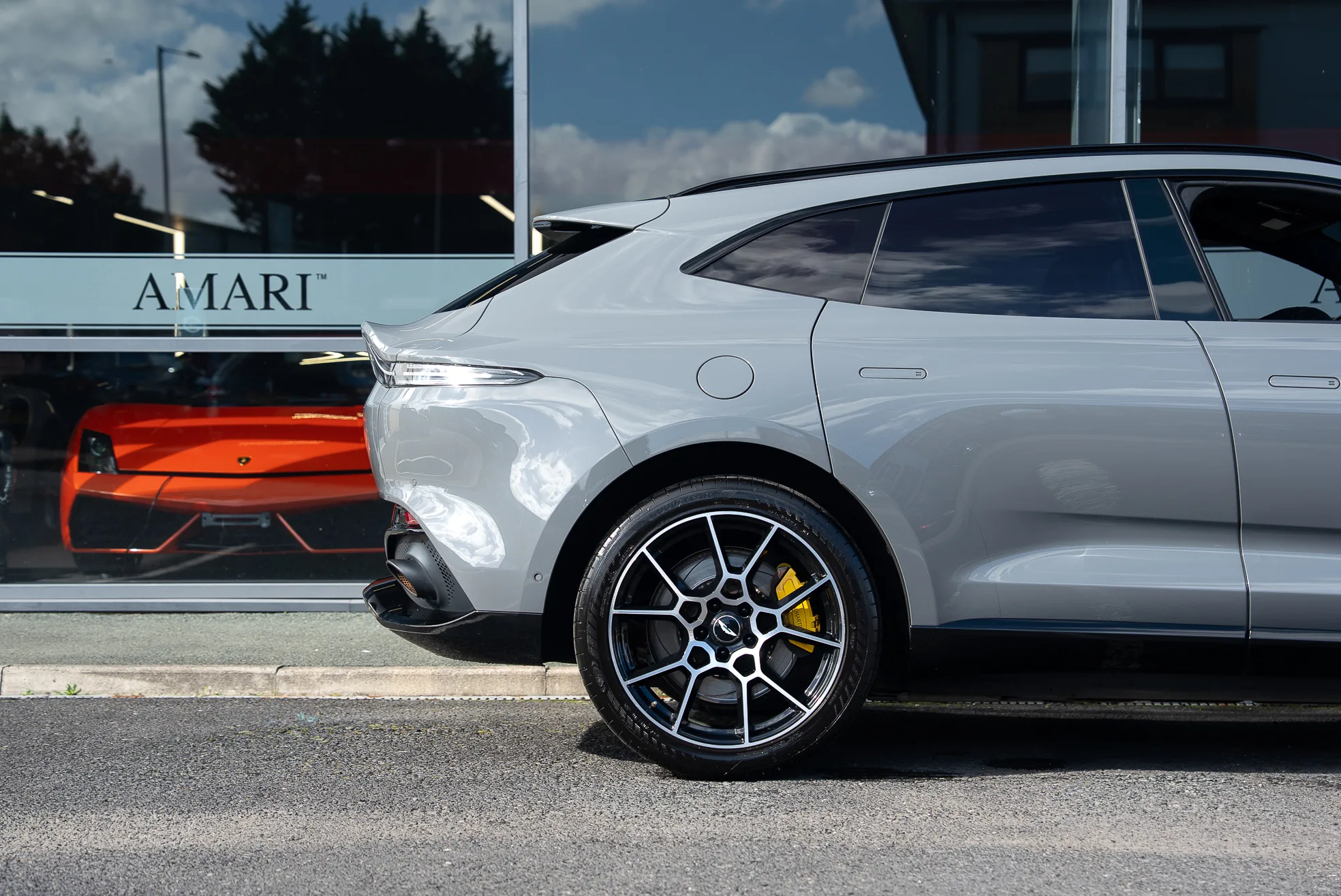 2021 Aston Martin DBX V8, 15/30