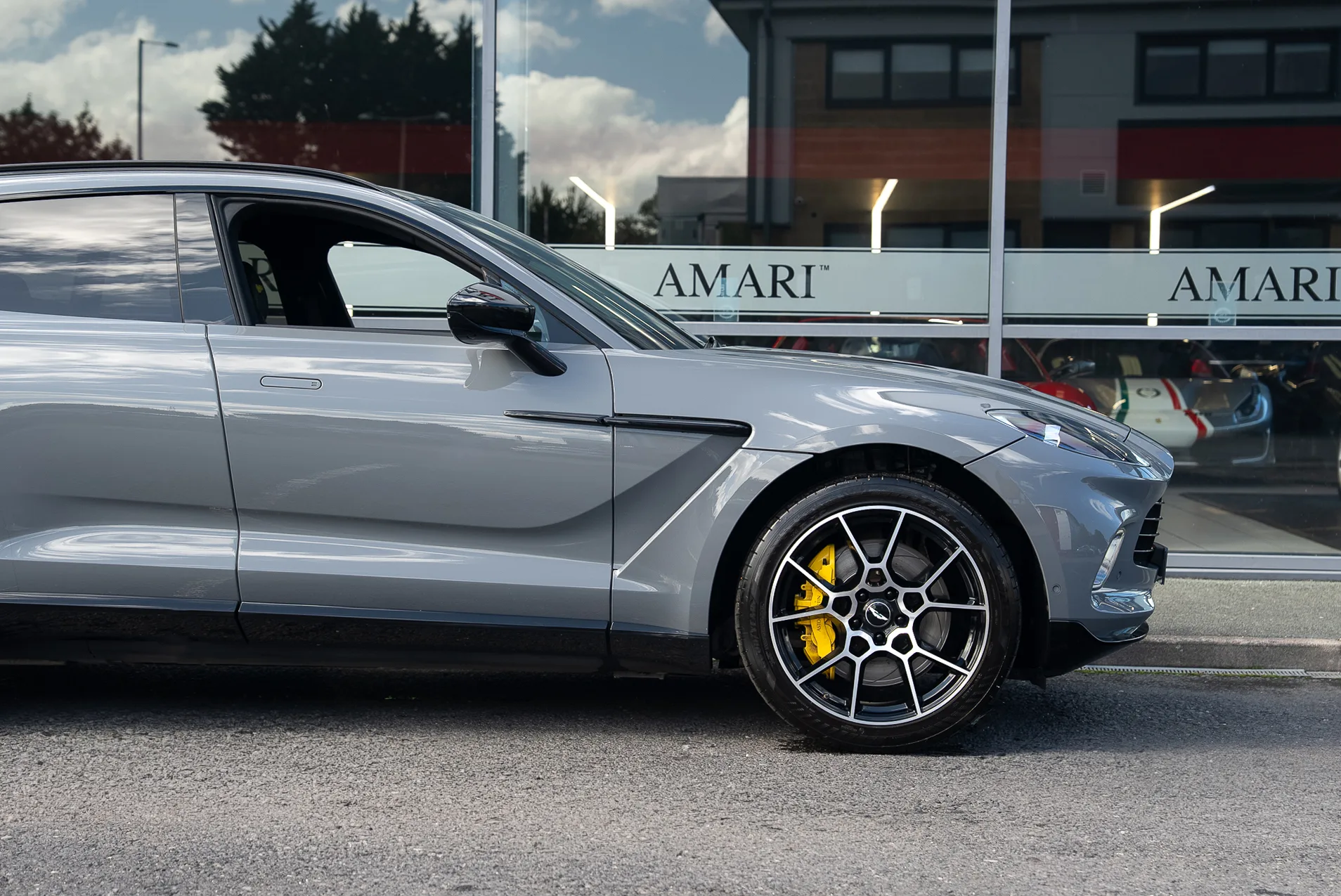 2021 Aston Martin DBX V8, 16/30