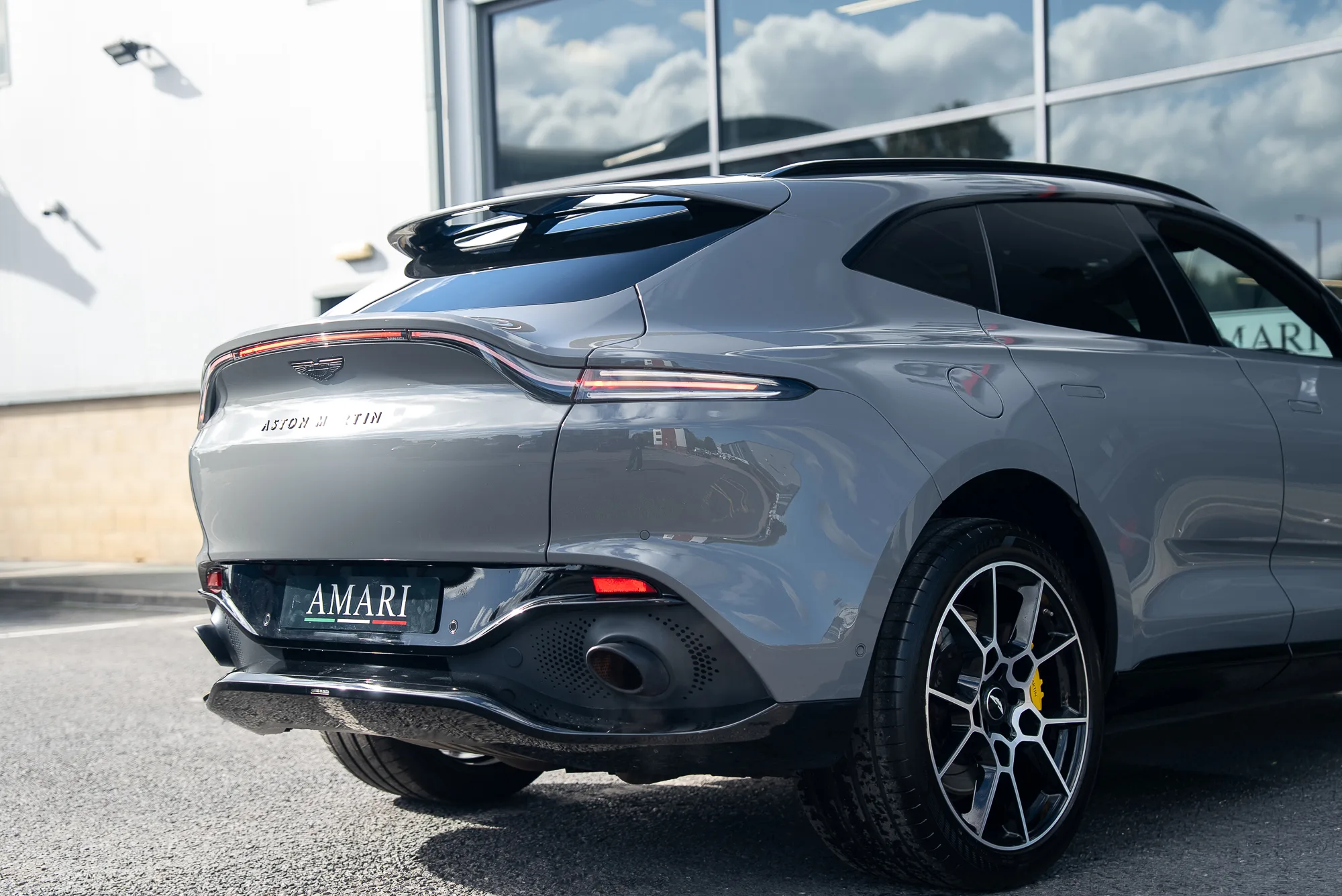 2021 Aston Martin DBX V8, 20/30