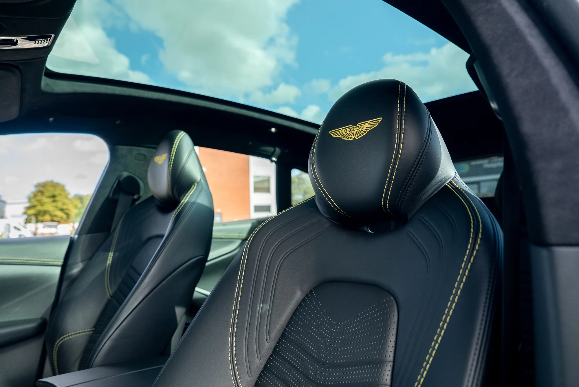 2021 Aston Martin DBX V8, 26/30