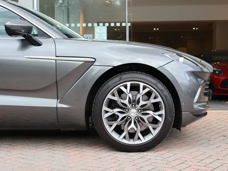 2021 Aston Martin DBX, 9/30