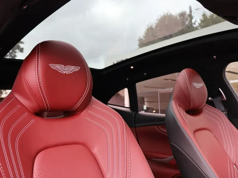 2021 Aston Martin DBX, 12/30