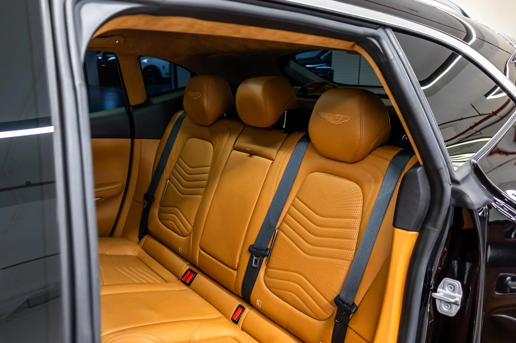 2021 Aston Martin DBX, 15/24
