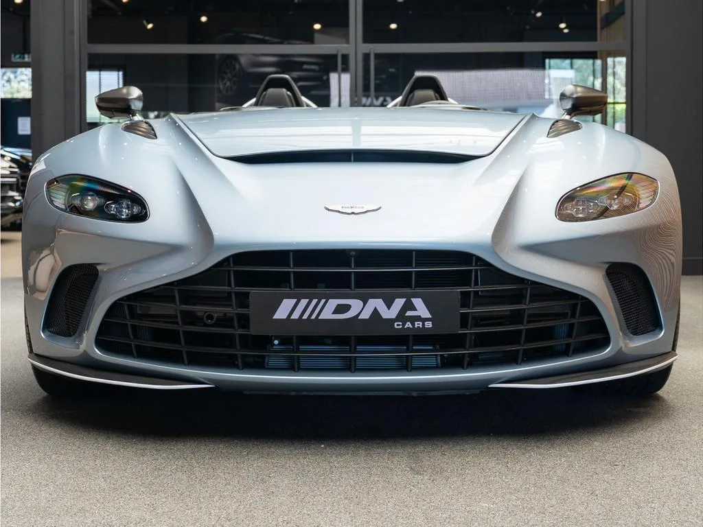 2021 Aston Martin V12 Speedster, 2/30