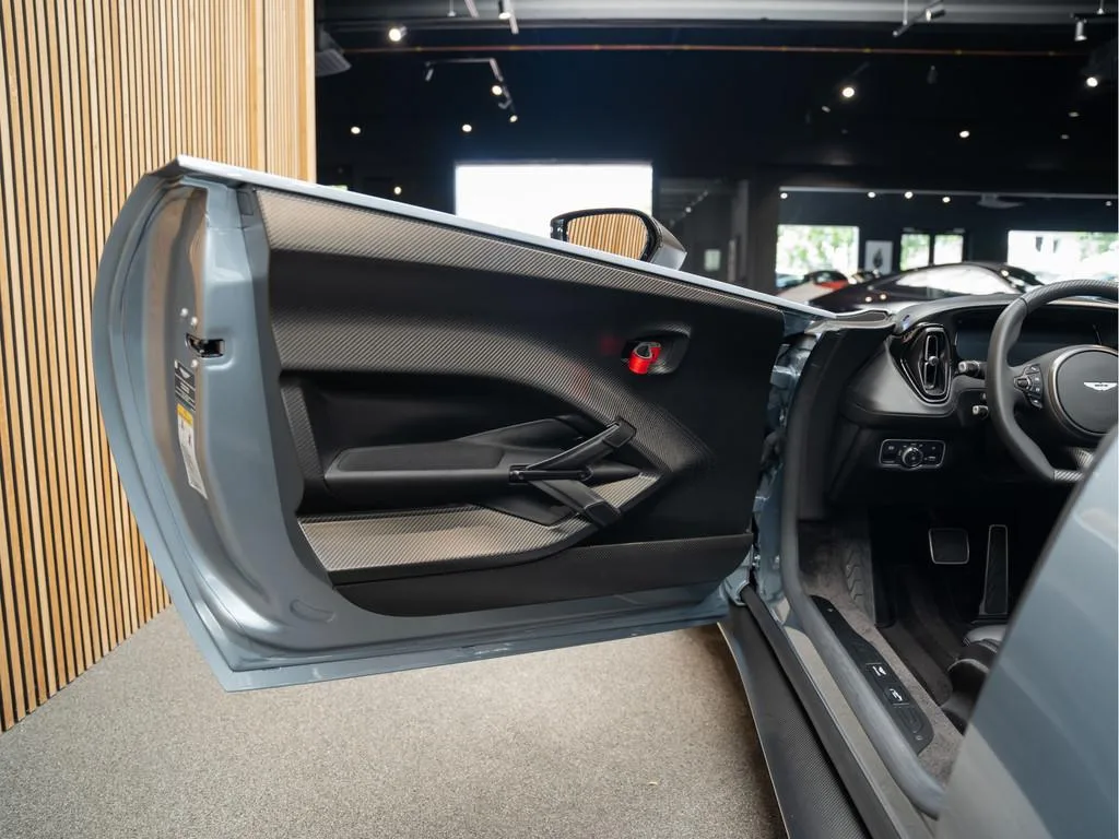 2021 Aston Martin V12 Speedster, 6/30