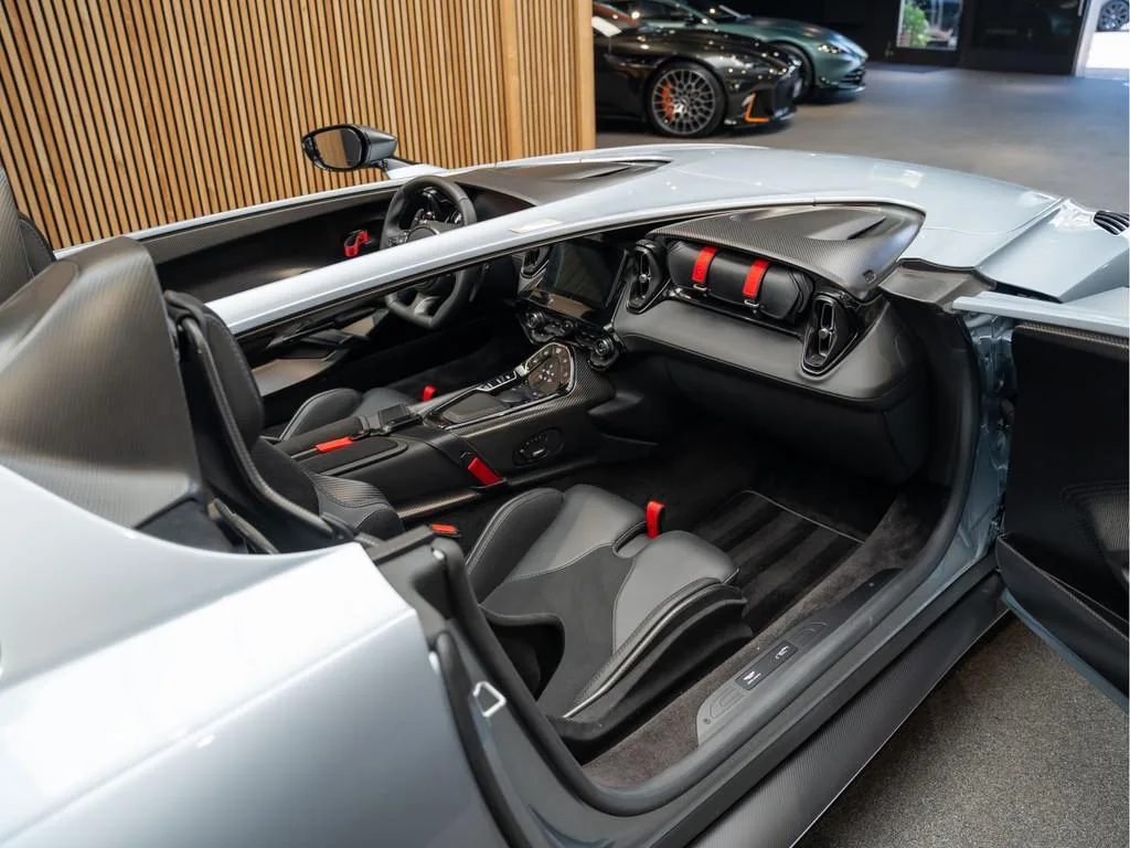 2021 Aston Martin V12 Speedster, 8/30