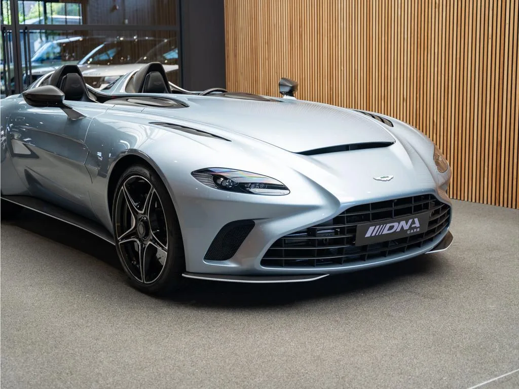 2021 Aston Martin V12 Speedster, 10/30