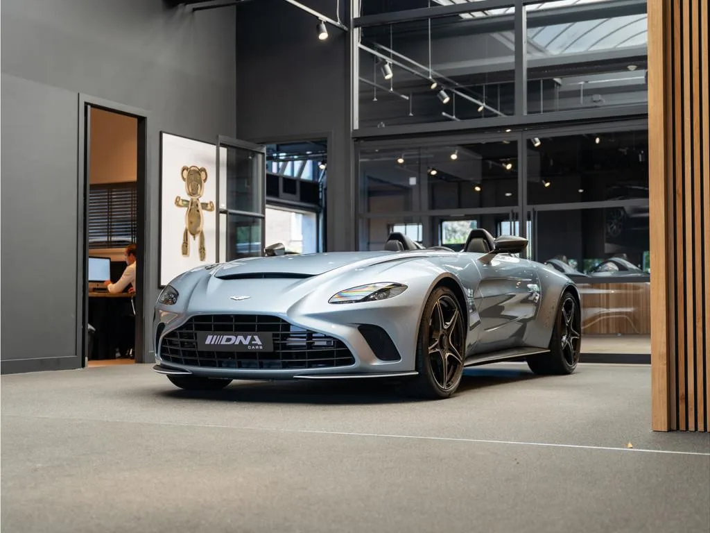 2021 Aston Martin V12 Speedster, 13/30