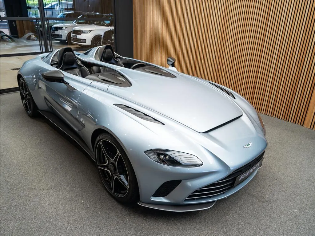 2021 Aston Martin V12 Speedster, 15/30