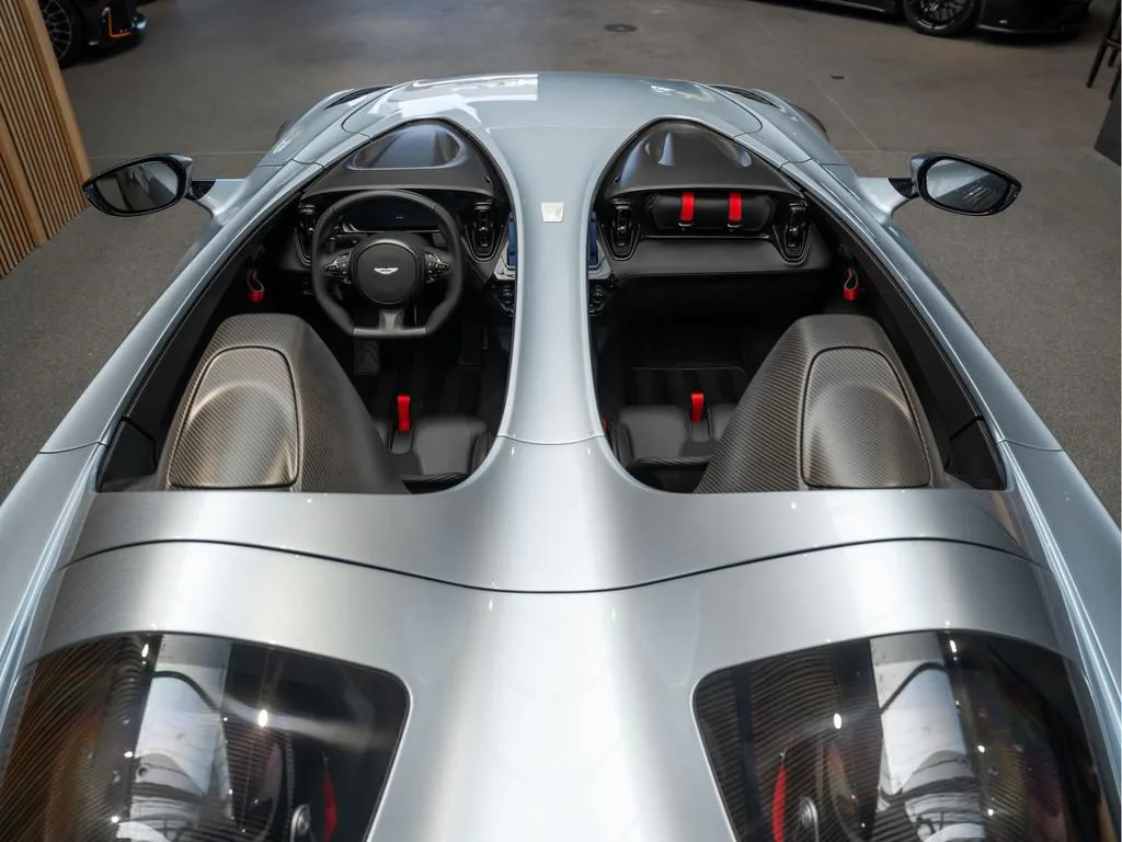 2021 Aston Martin V12 Speedster, 24/30