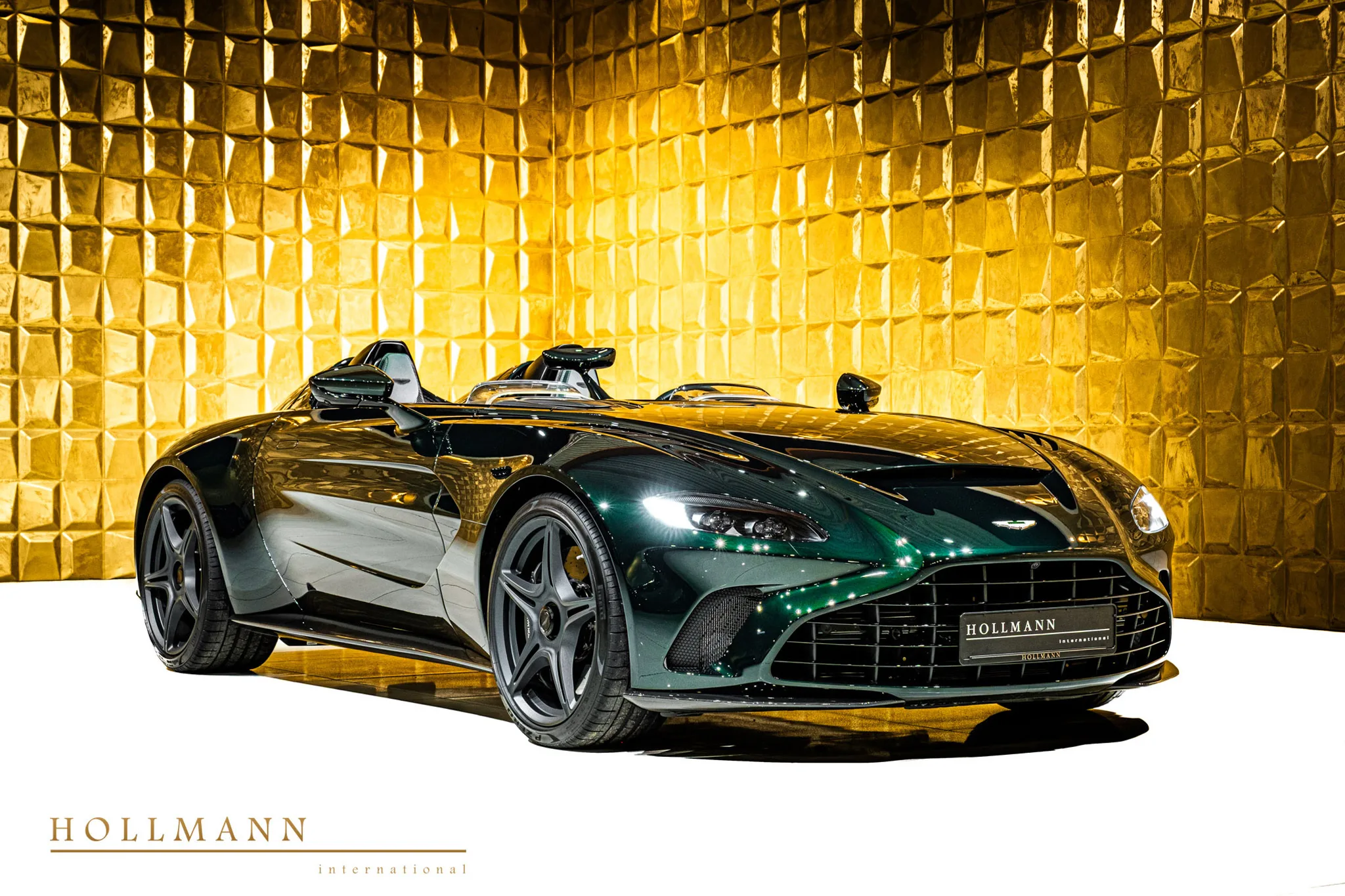 2021 Aston Martin V12 Speedster angeboten von einem Fachhändler in Stuhr, Deutschland, Hauptfoto