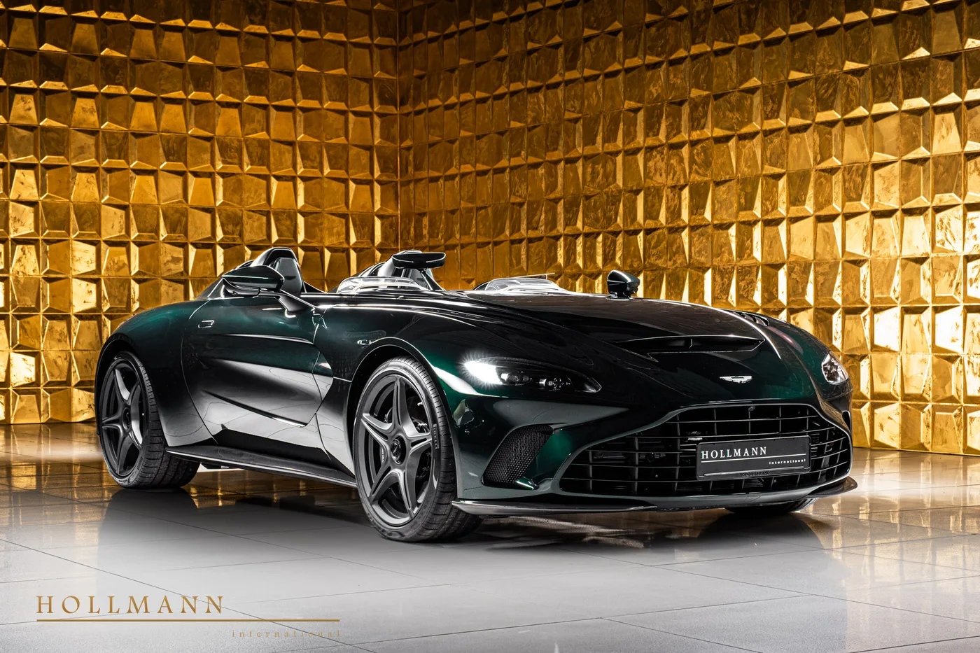 2021 Aston Martin V12 Speedster offered by a specialist dealer in Stuhr, Germany, photo 2 of 8