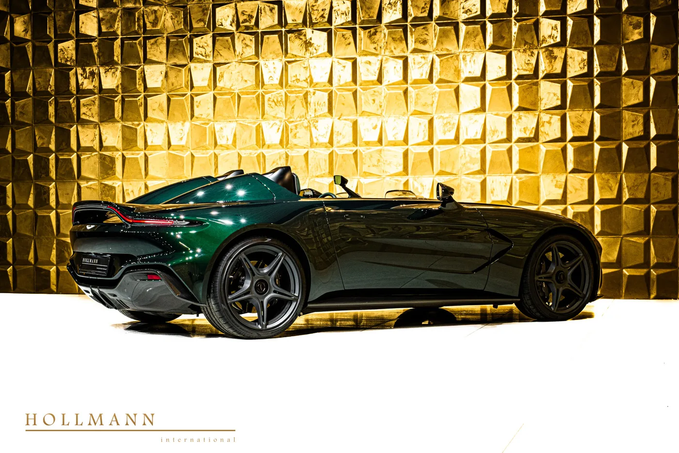 2021 Aston Martin V12 Speedster offered by a specialist dealer in Stuhr, Germany, photo 6 of 8