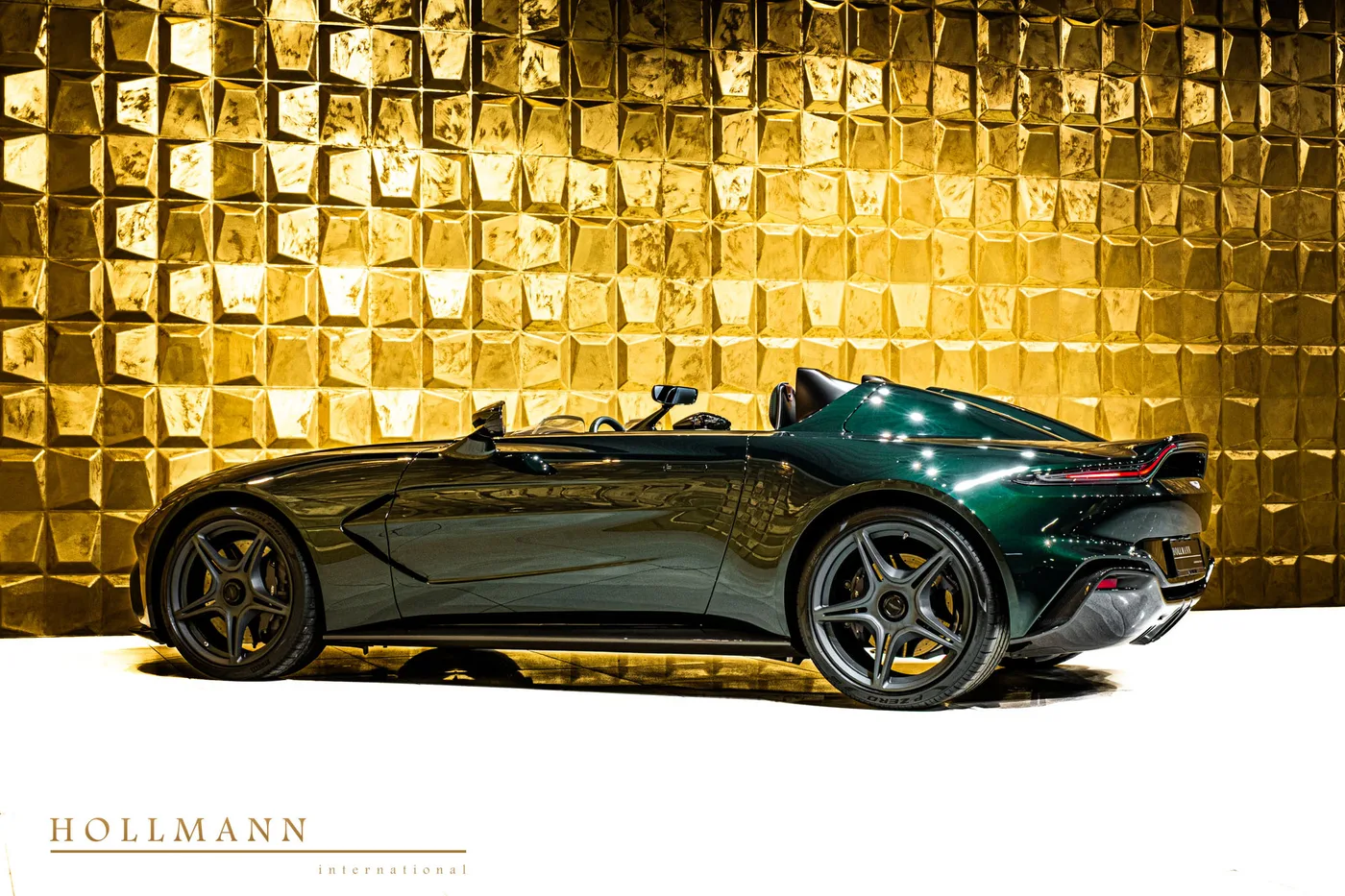 2021 Aston Martin V12 Speedster offered by a specialist dealer in Stuhr, Germany, photo 8 of 8