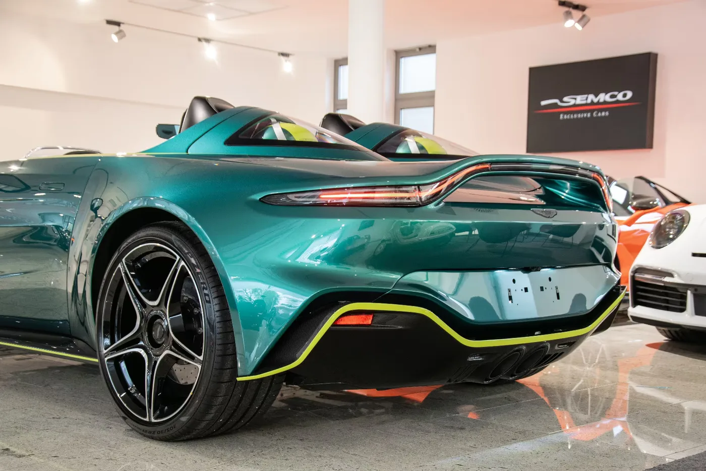 2021 Aston Martin V12 Speedster offered by a specialist dealer in Haar, Germany, photo 3 of 30