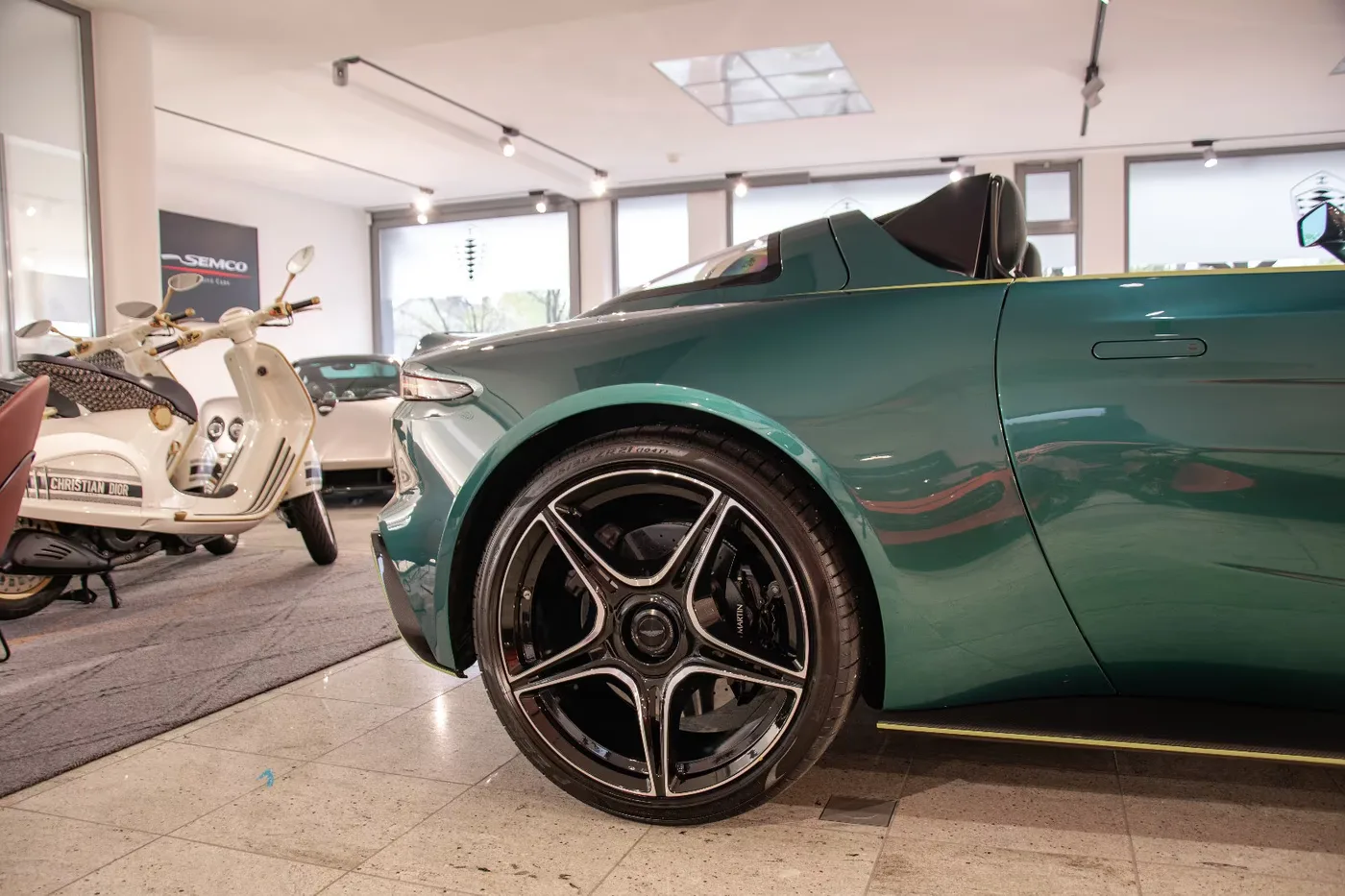 2021 Aston Martin V12 Speedster offered by a specialist dealer in Haar, Germany, photo 21 of 30
