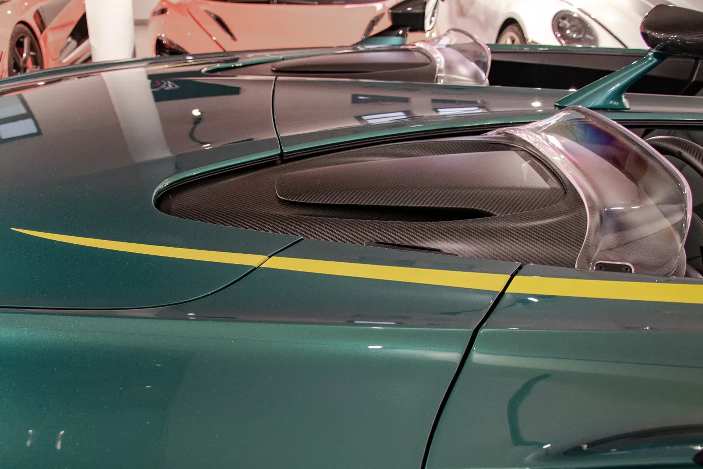 2021 Aston Martin V12 Speedster offered by a specialist dealer in Haar, Germany, photo 27 of 30