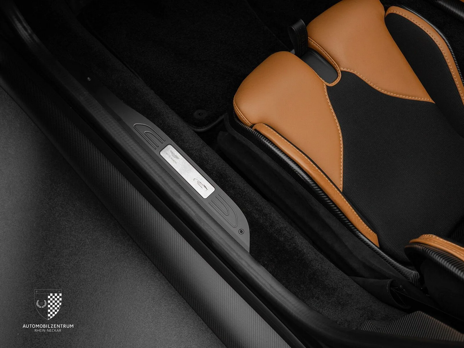 2021 Aston Martin V12 Speedster, 28/30