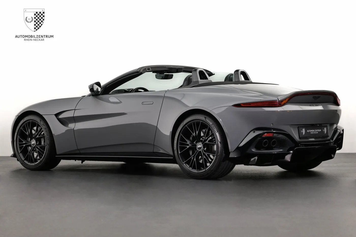 2021 Aston Martin V8 Vantage Roadster offered by a supercar dealer in Viernheim, Germany, photo 5 of 25