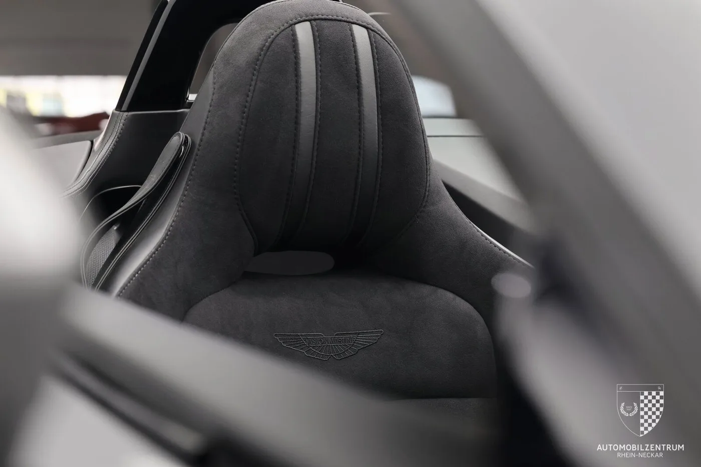 2021 Aston Martin V8 Vantage Roadster offered by a supercar dealer in Viernheim, Germany, photo 10 of 25