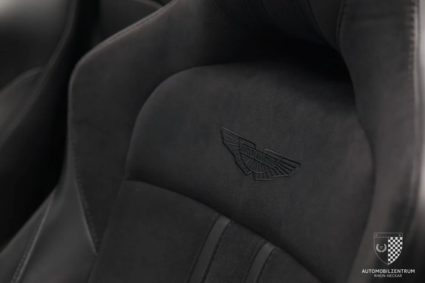 2021 Aston Martin V8 Vantage Roadster offered by a supercar dealer in Viernheim, Germany, photo 12 of 25