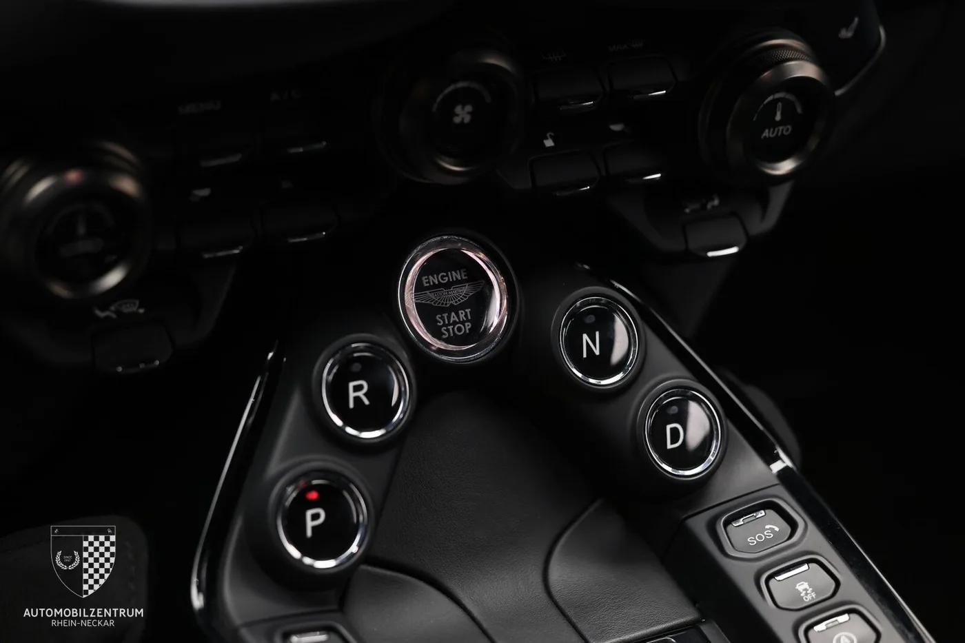 2021 Aston Martin V8 Vantage Roadster offered by a supercar dealer in Viernheim, Germany, photo 18 of 25