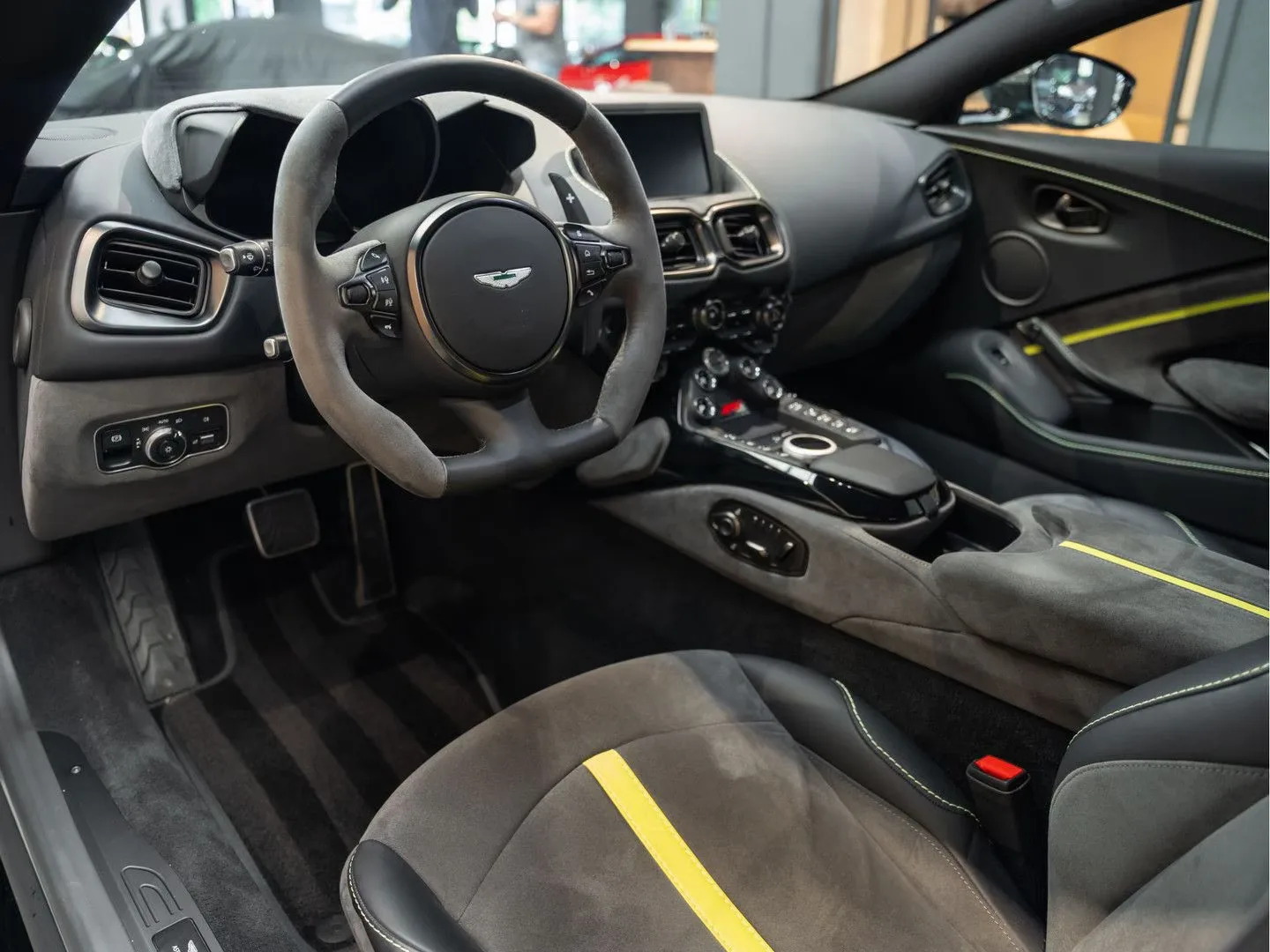 2021 Aston Martin Vantage F1 Edition, 7/30