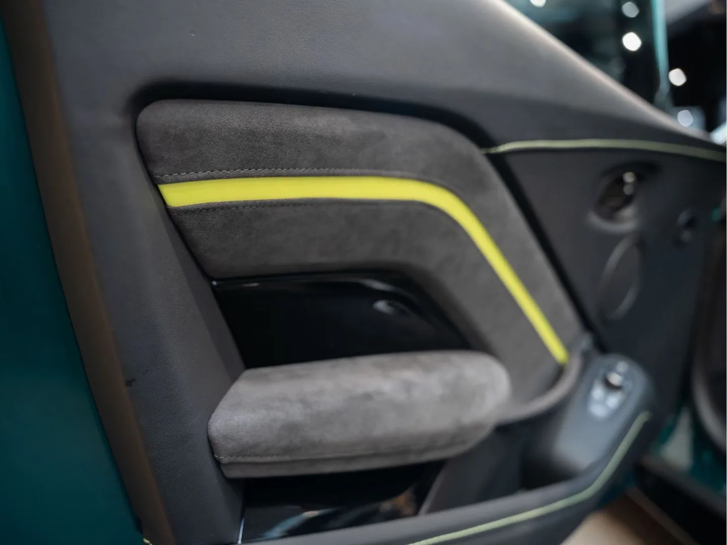 2021 Aston Martin Vantage F1 Edition, 27/30