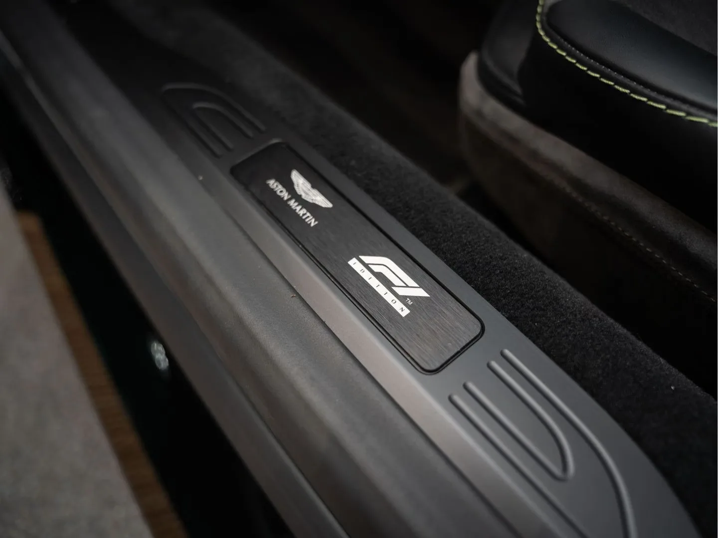 2021 Aston Martin Vantage F1 Edition, 29/30