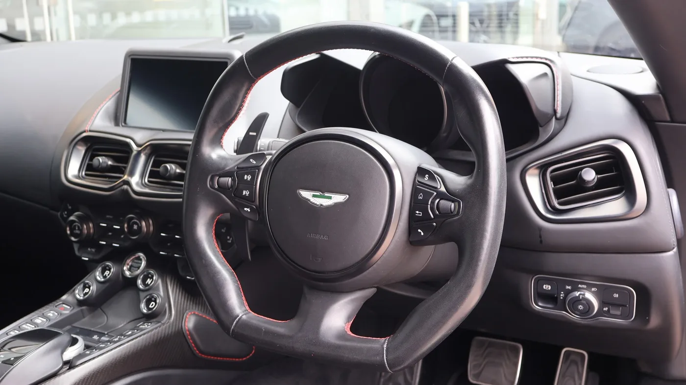 2021 Aston Martin V8 Vantage angeboten von einer Vertragshändlergruppe in Pangbourne, Vereinigtes Königreich, Foto 3 von 25