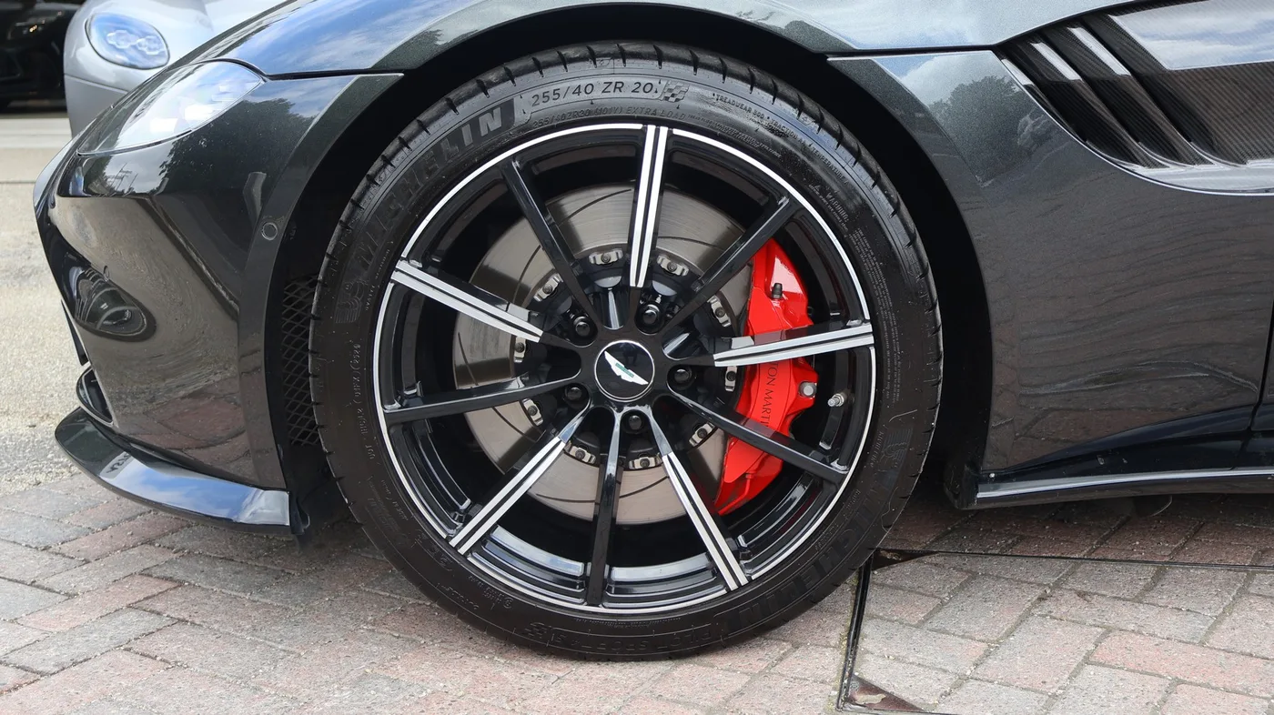 2021 Aston Martin V8 Vantage angeboten von einer Vertragshändlergruppe in Pangbourne, Vereinigtes Königreich, Foto 4 von 25
