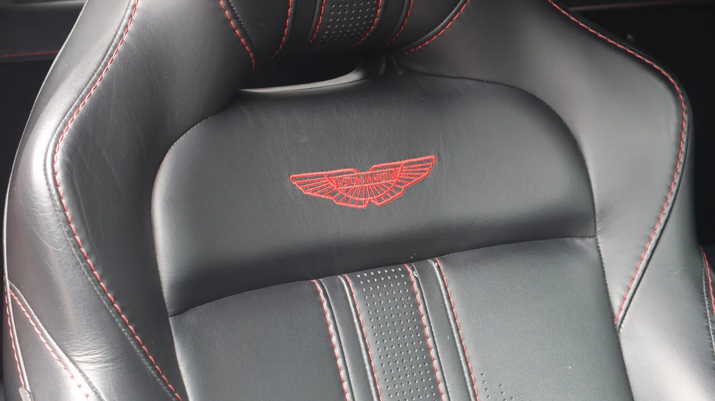 2021 Aston Martin V8 Vantage angeboten von einer Vertragshändlergruppe in Pangbourne, Vereinigtes Königreich, Foto 5 von 25