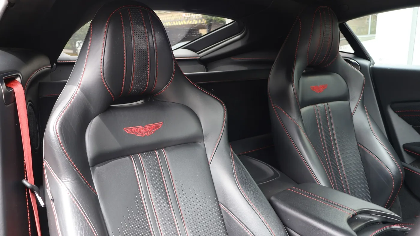2021 Aston Martin V8 Vantage angeboten von einer Vertragshändlergruppe in Pangbourne, Vereinigtes Königreich, Foto 7 von 25