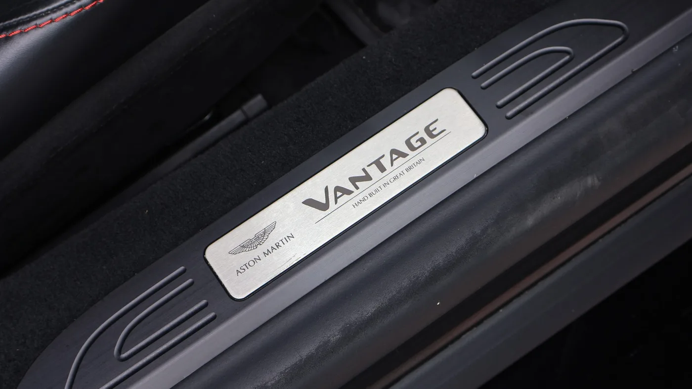 2021 Aston Martin V8 Vantage angeboten von einer Vertragshändlergruppe in Pangbourne, Vereinigtes Königreich, Foto 19 von 25