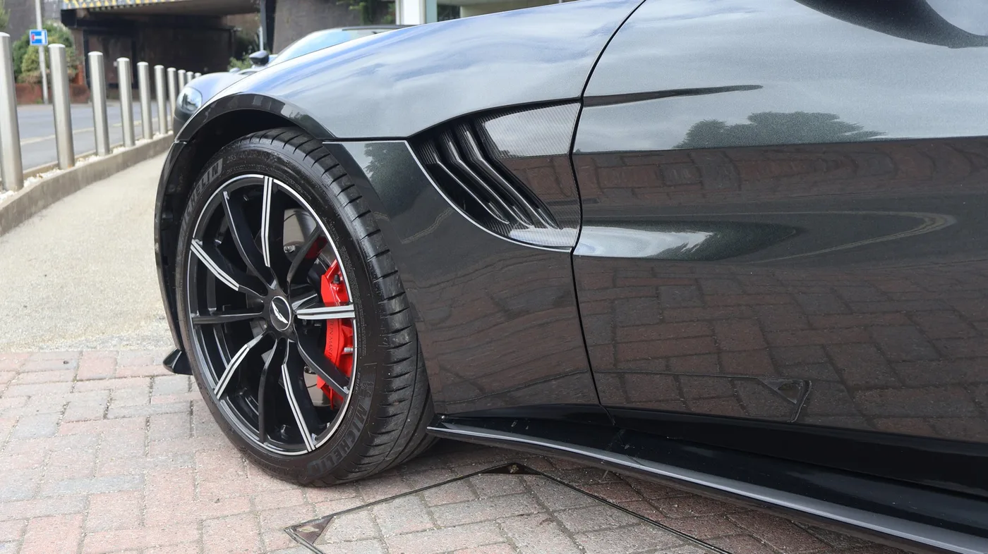 2021 Aston Martin V8 Vantage angeboten von einer Vertragshändlergruppe in Pangbourne, Vereinigtes Königreich, Foto 21 von 25