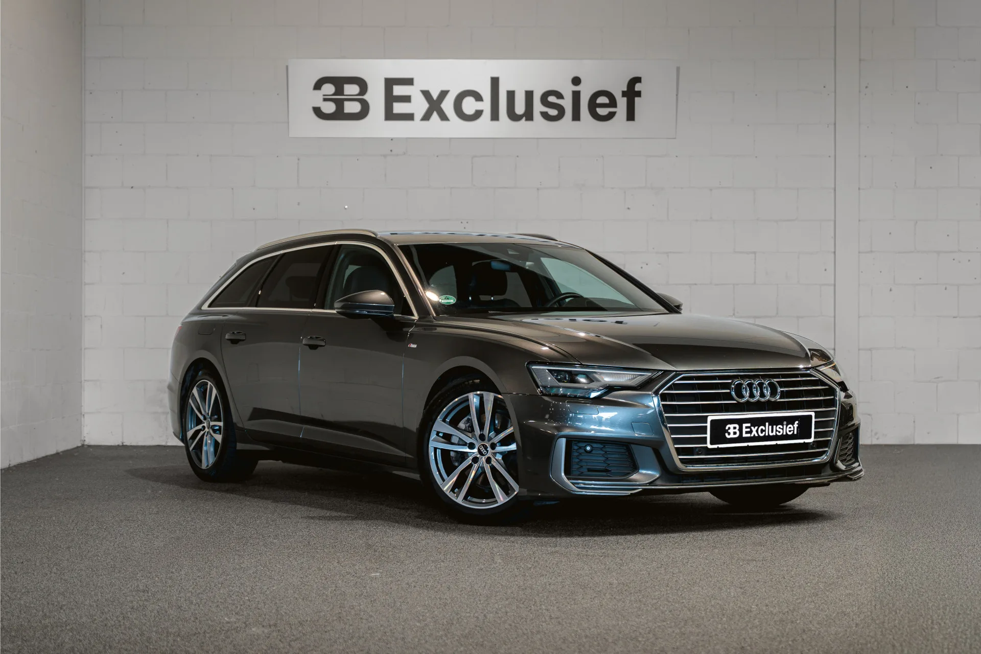 2021 Audi A6 Avant 45 TFSI S edition angeboten von einem Fachhändler in Rotterdam, Niederlande, Hauptfoto