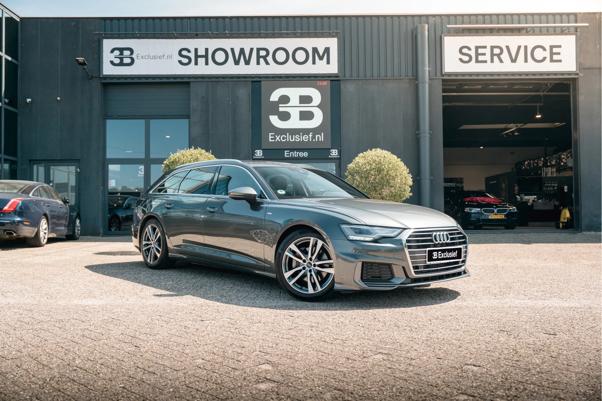2021 Audi A6 Avant 45 TFSI S edition, 2/26