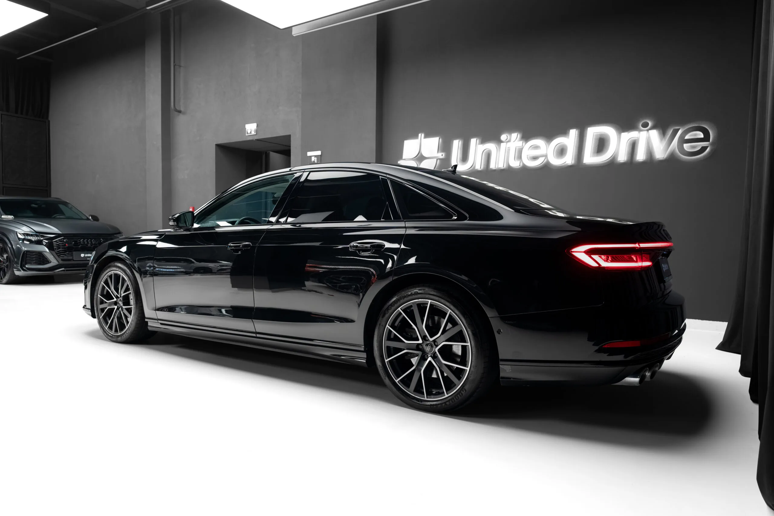 2021 Audi A8 60 TFSI quattro, 7/30