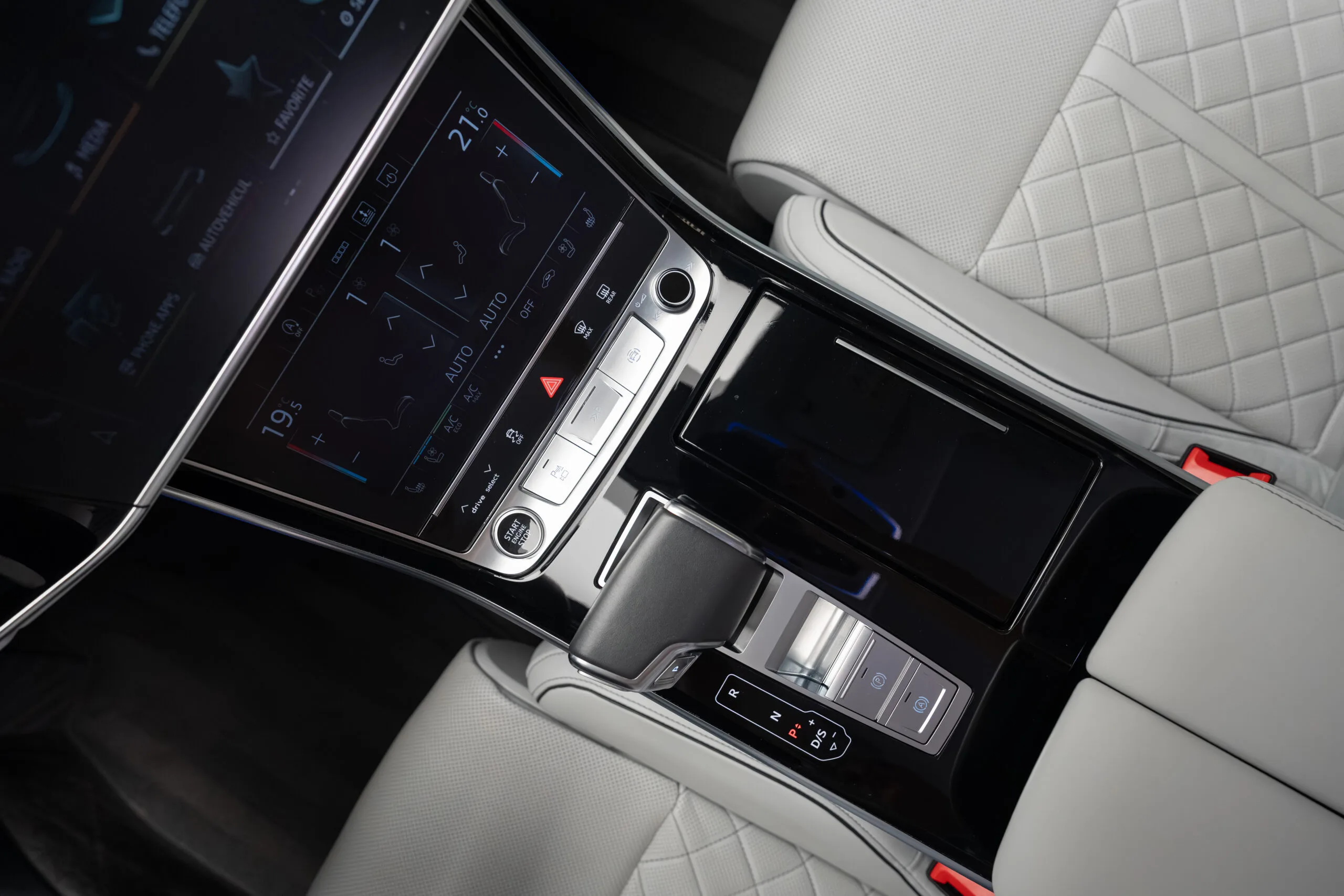 2021 Audi A8 60 TFSI quattro, 16/30