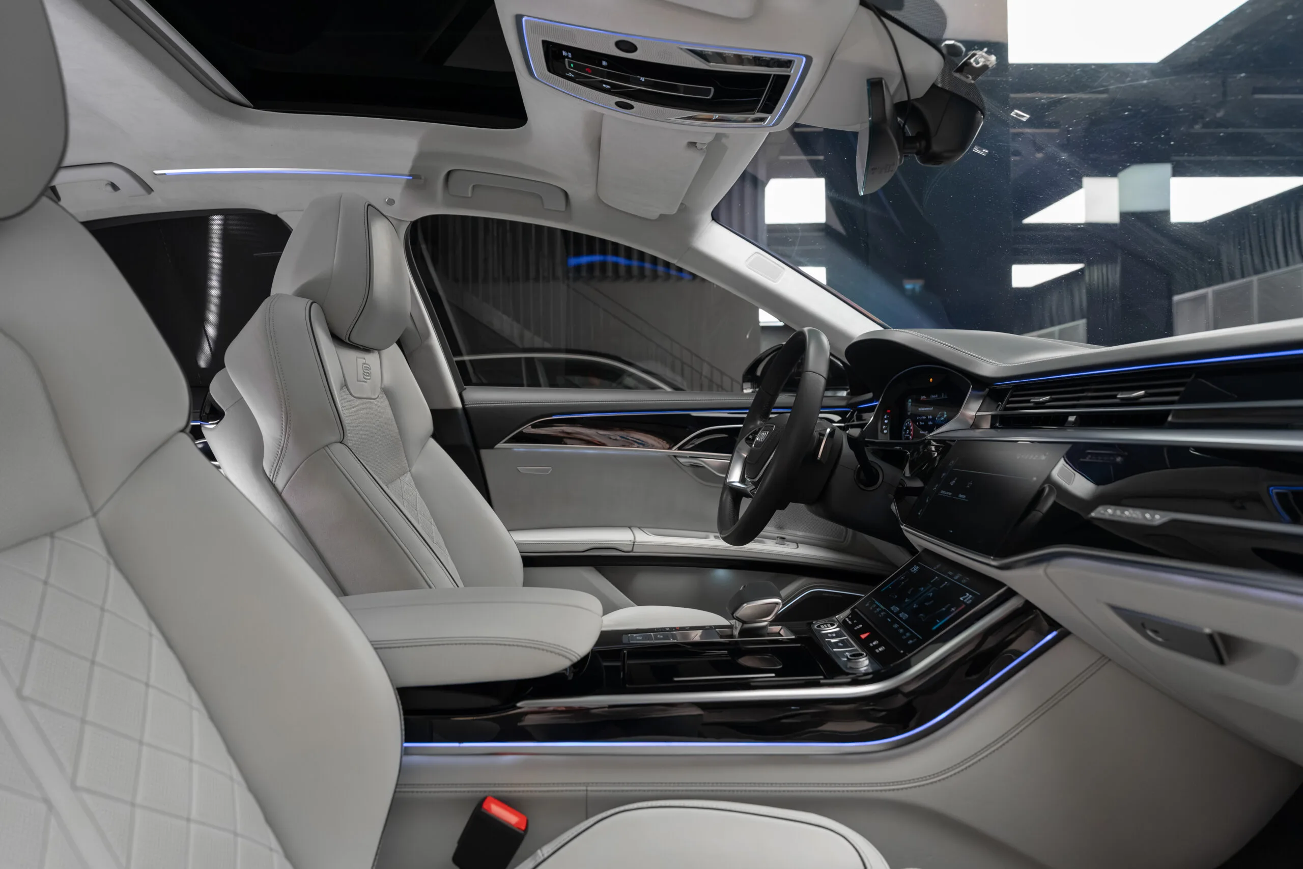 2021 Audi A8 60 TFSI quattro, 28/30