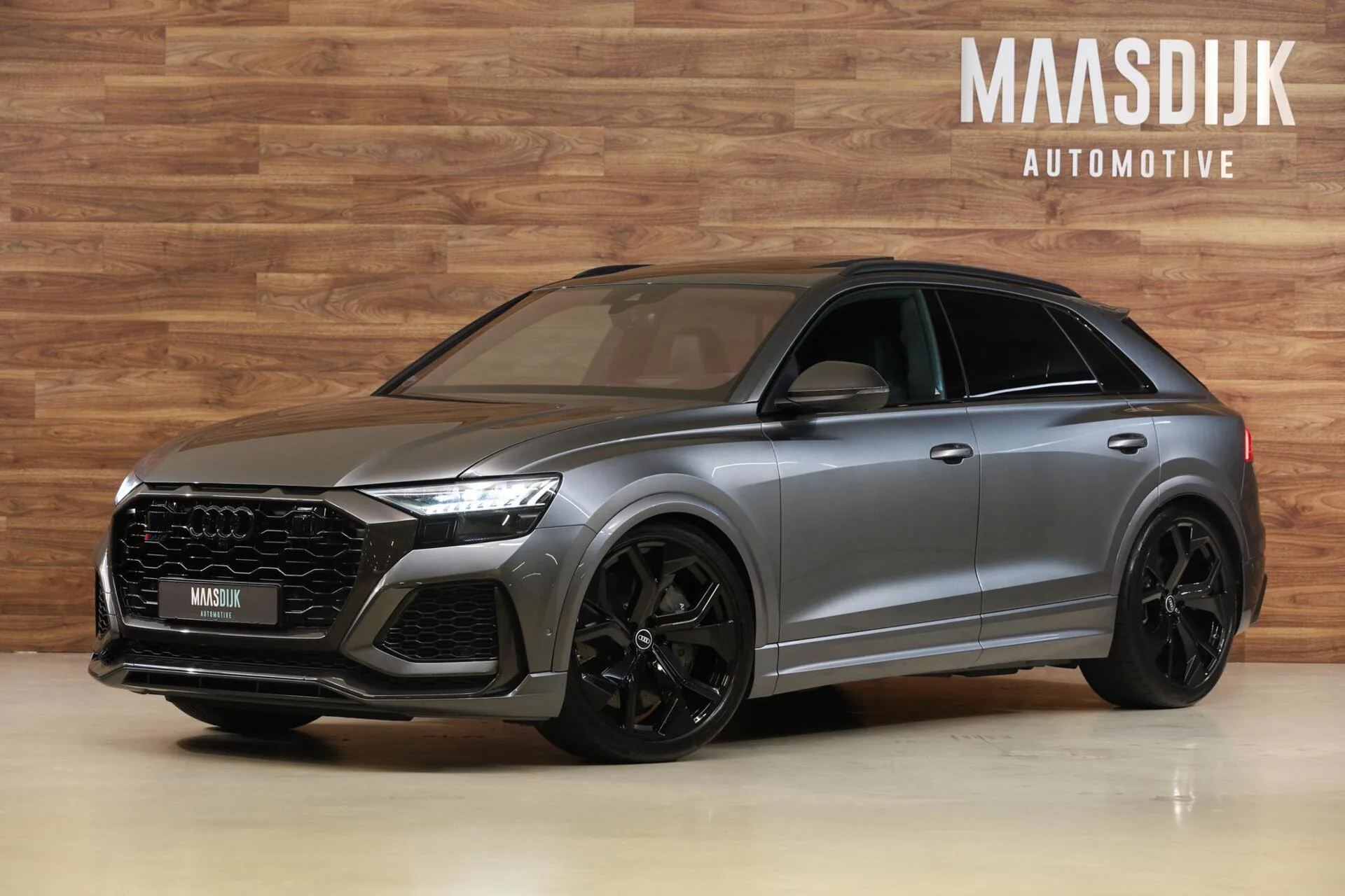 2021 Audi RS Q8 angeboten von einem Fachhändler in Werkendam, Niederlande, Hauptfoto