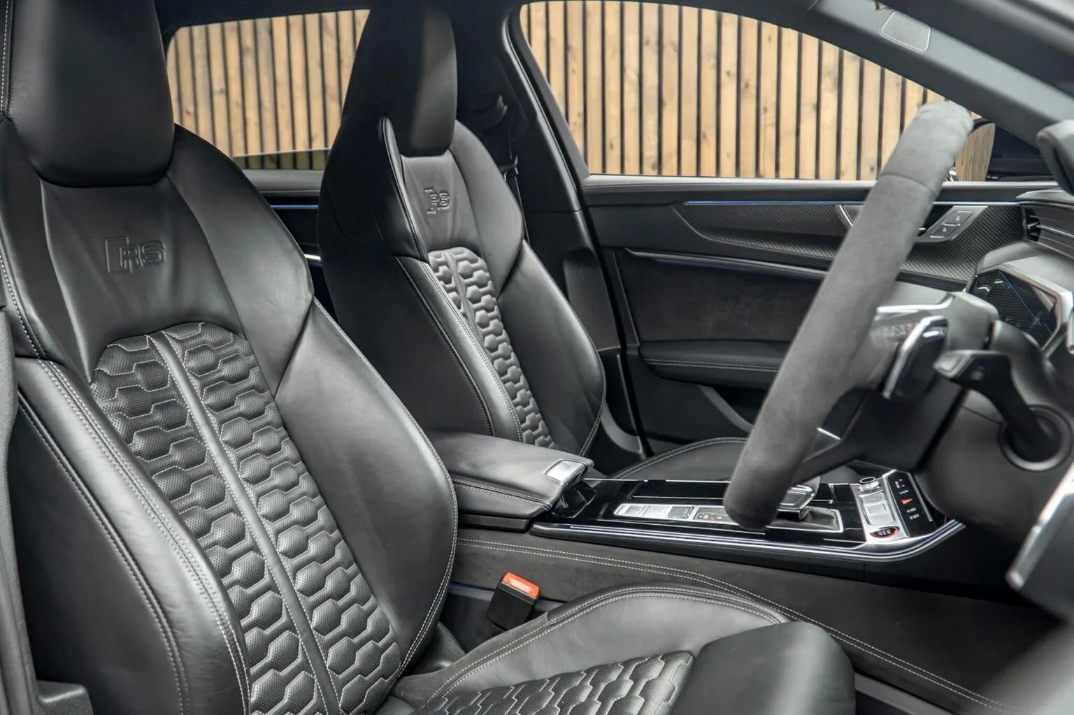 2021 Audi RS6 Avant Carbon Black, 2/30