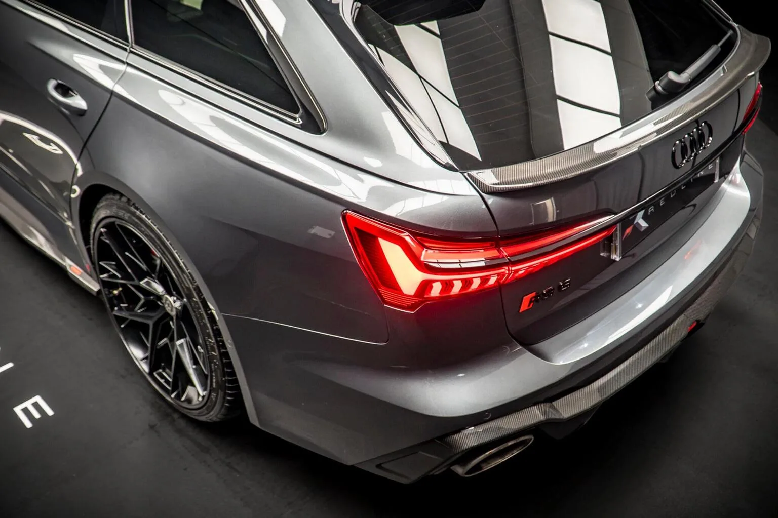 2021 Audi RS6 Avant Carbon Black, 18/30