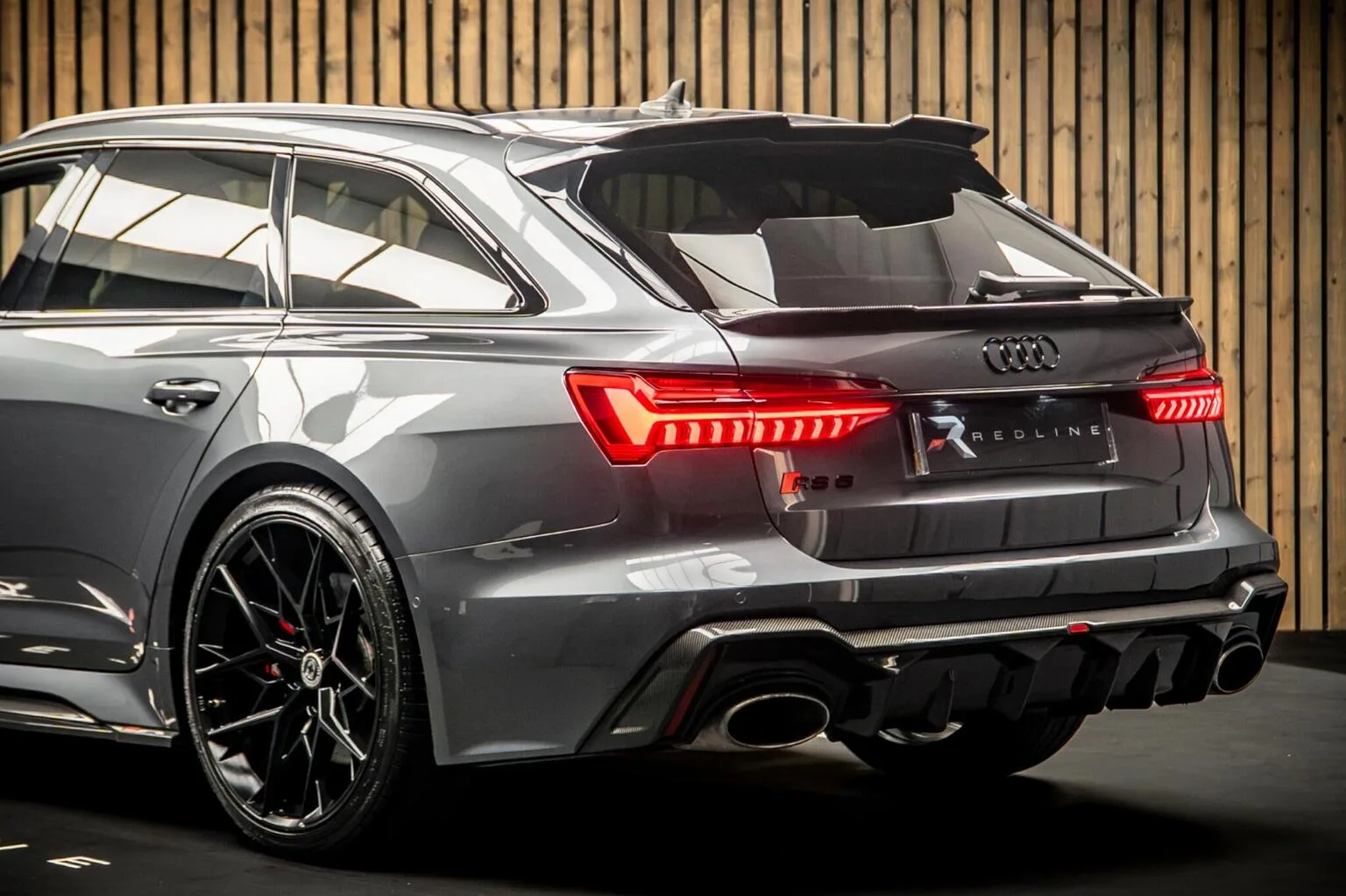 2021 Audi RS6 Avant Carbon Black, 19/30