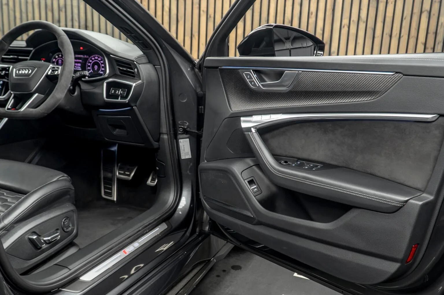 2021 Audi RS6 Avant Carbon Black, 30/30