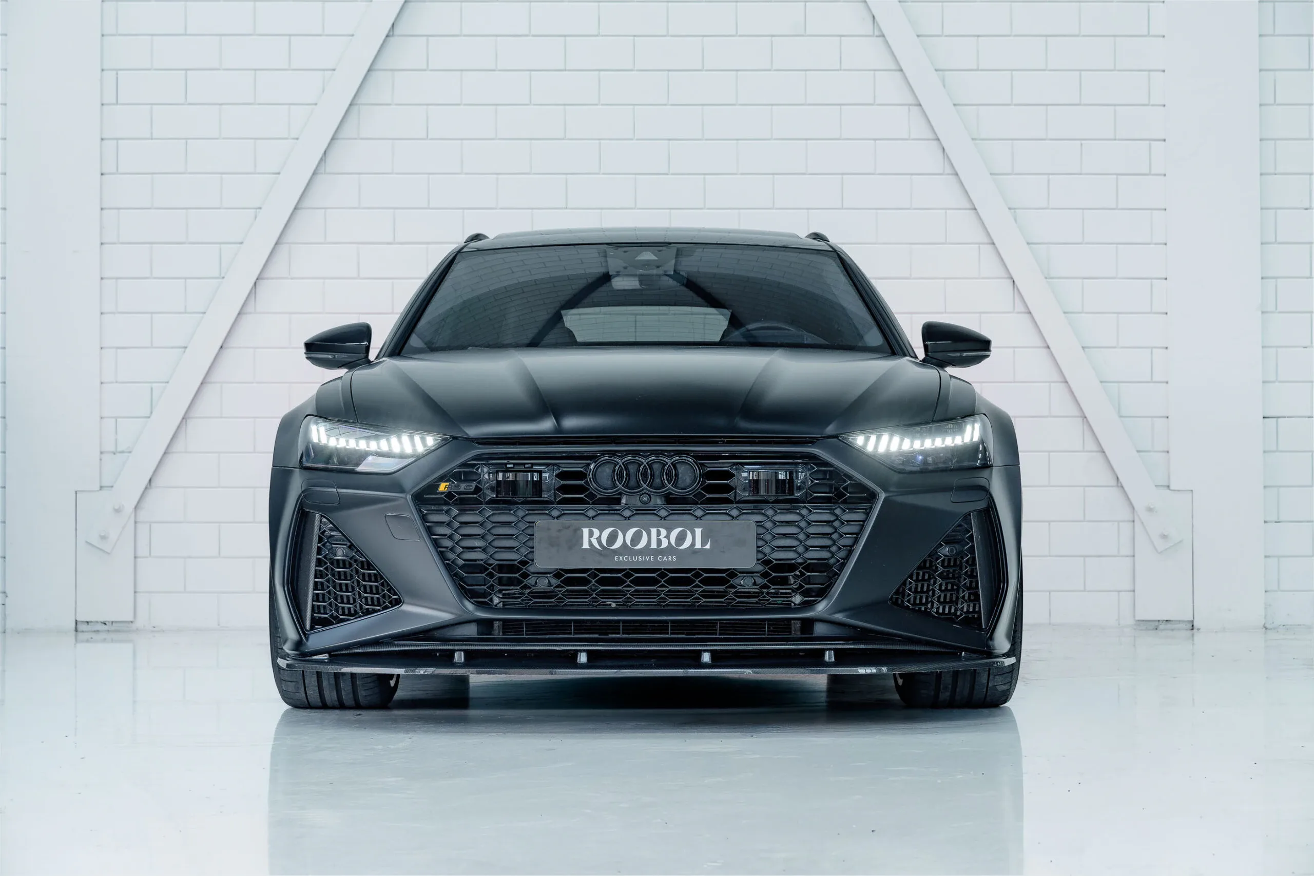 2021 Audi RS6 Avant Urban Automotive, 2/30