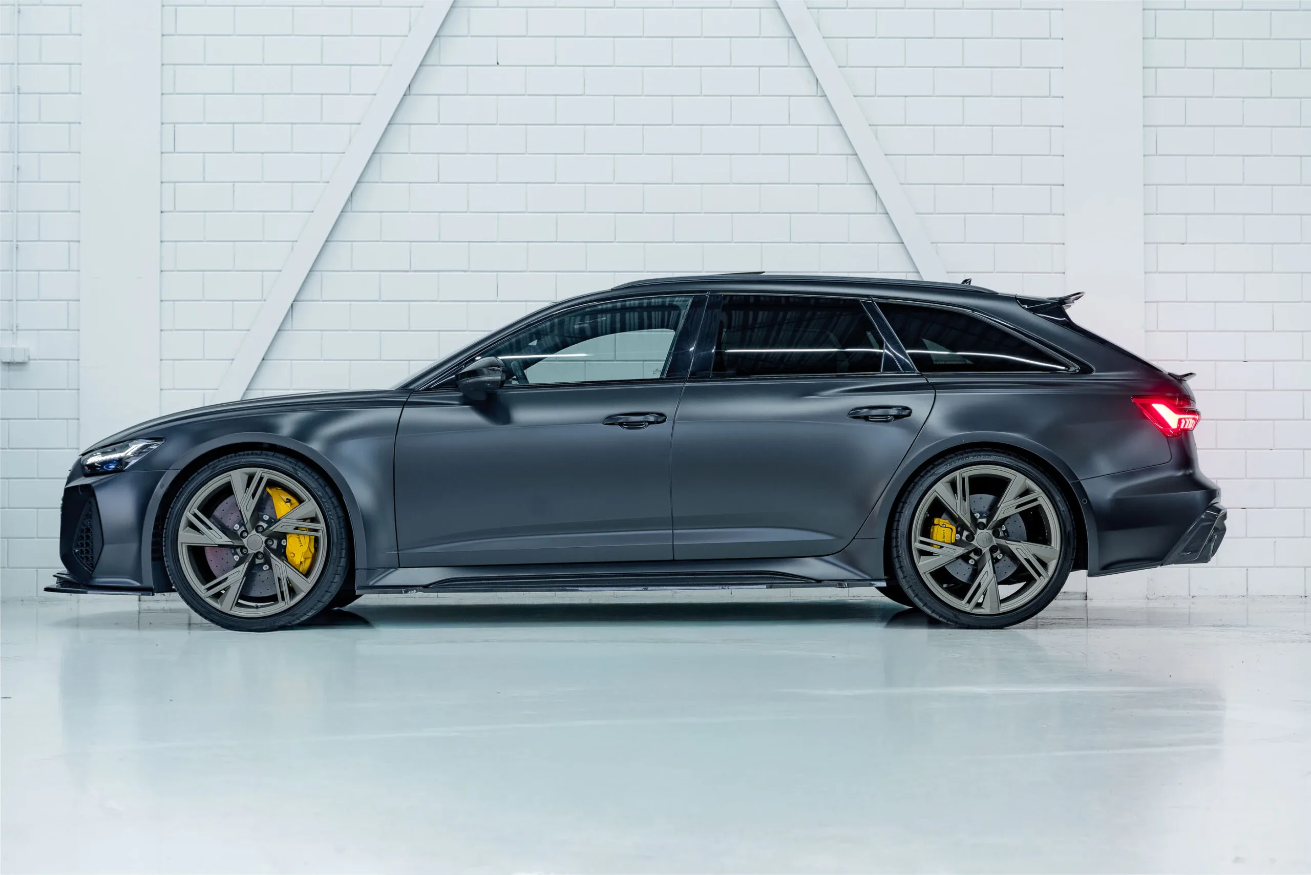 2021 Audi RS6 Avant Urban Automotive, 12/30