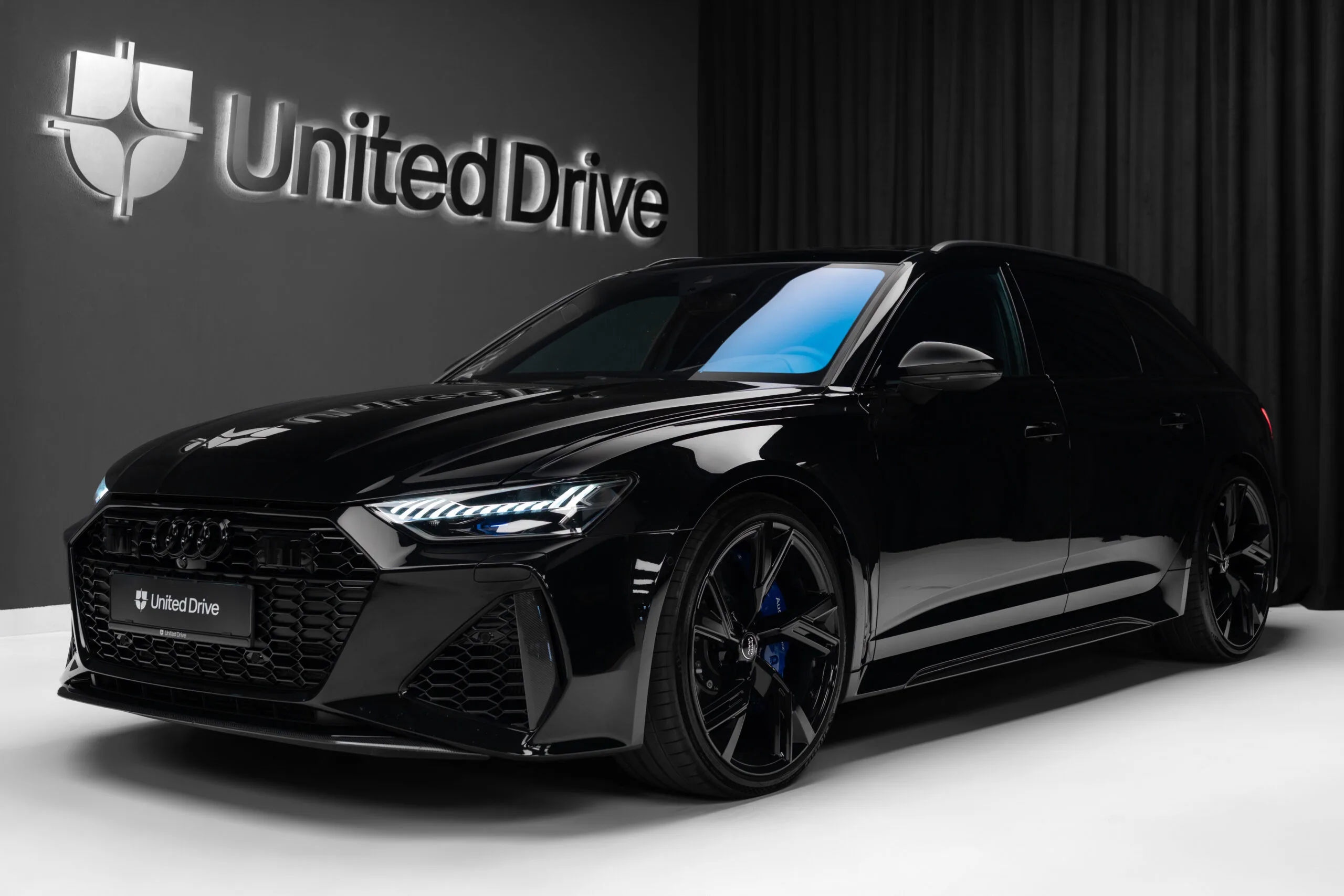 2021 Audi RS6 Avant angeboten von einem Fachhändler in Voluntari, Rumänien, Hauptfoto